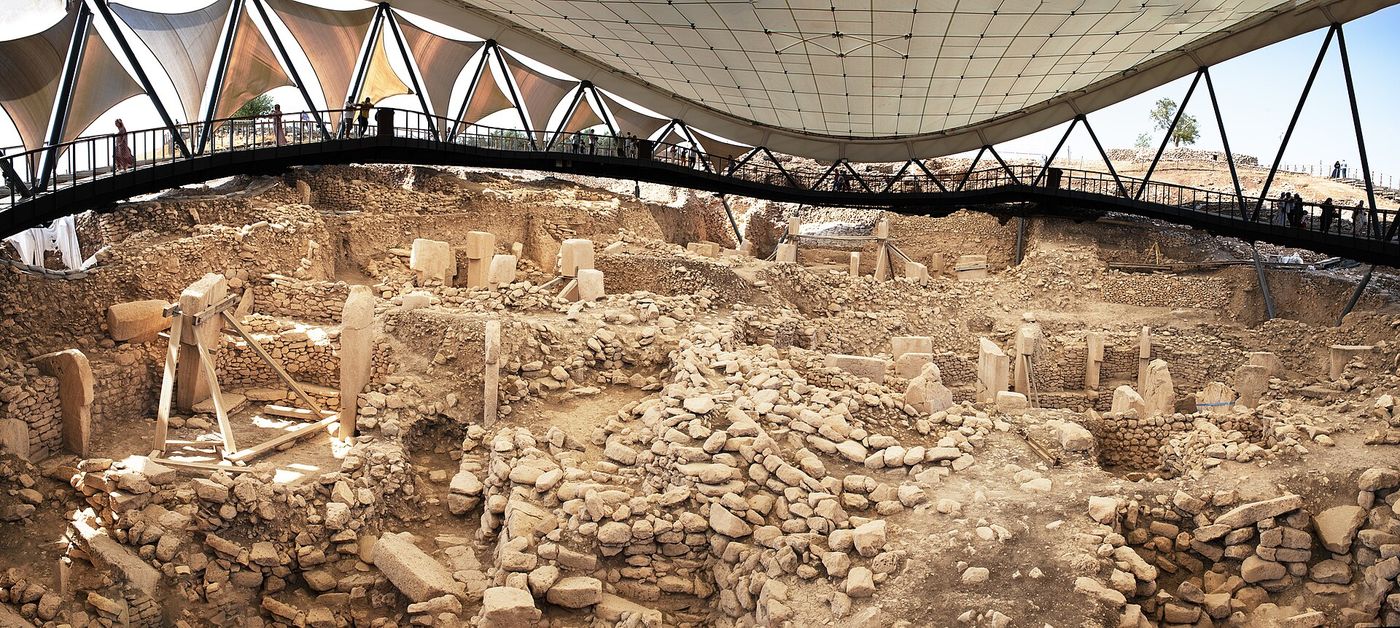 The protective canopy over the excavation at Göbeklitepe with the visitor walkway running around it